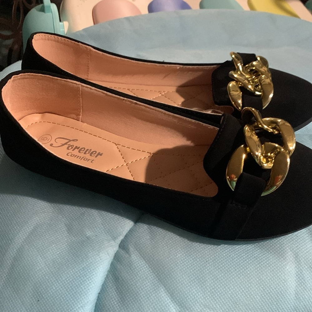Shoes - Picture 2 of 4